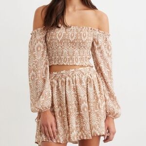 DYNAMITE Off-The-Shoulder BlouseSize Small